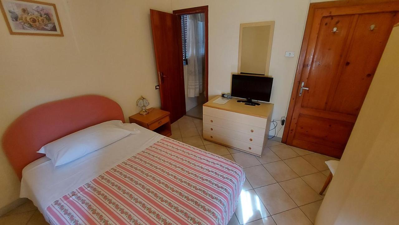 Amelia Hotel Momigno Екстериор снимка