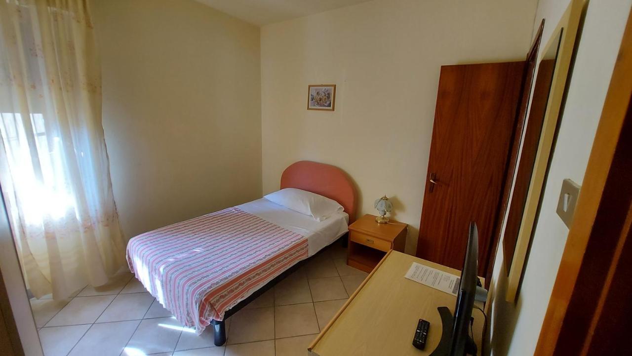 Amelia Hotel Momigno Екстериор снимка