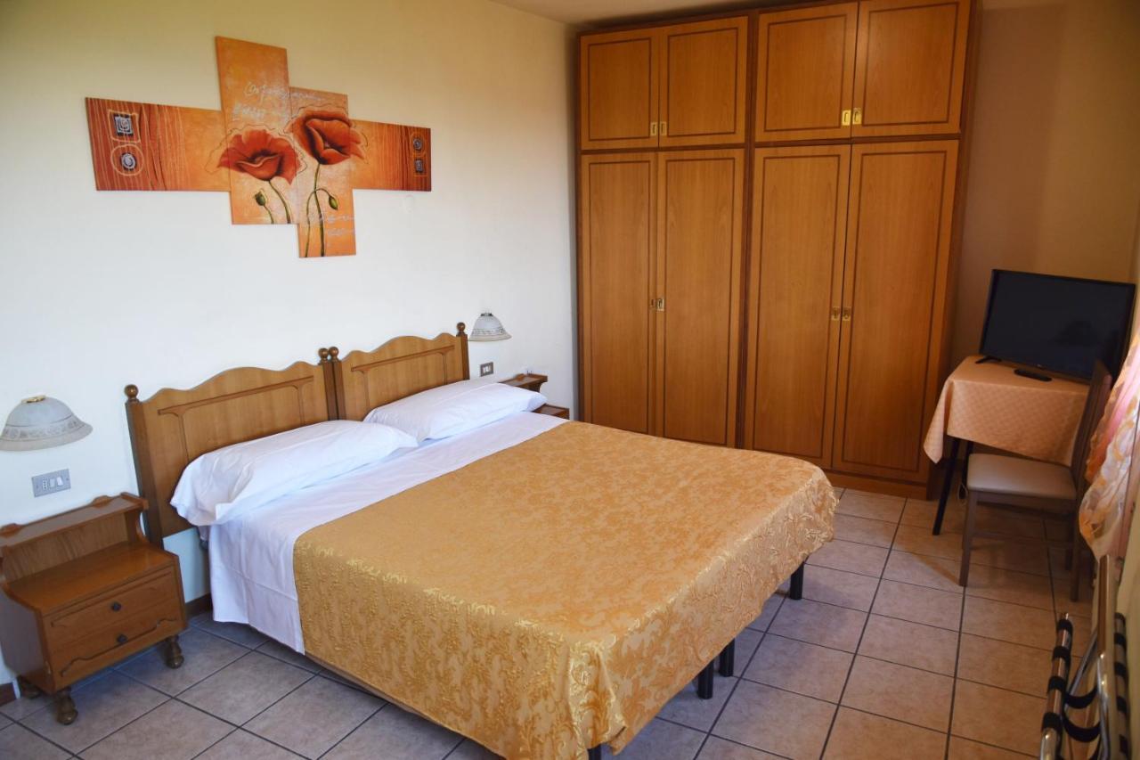 Amelia Hotel Momigno Екстериор снимка